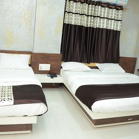 Hotel Bansidhar Somnāth Esterno foto