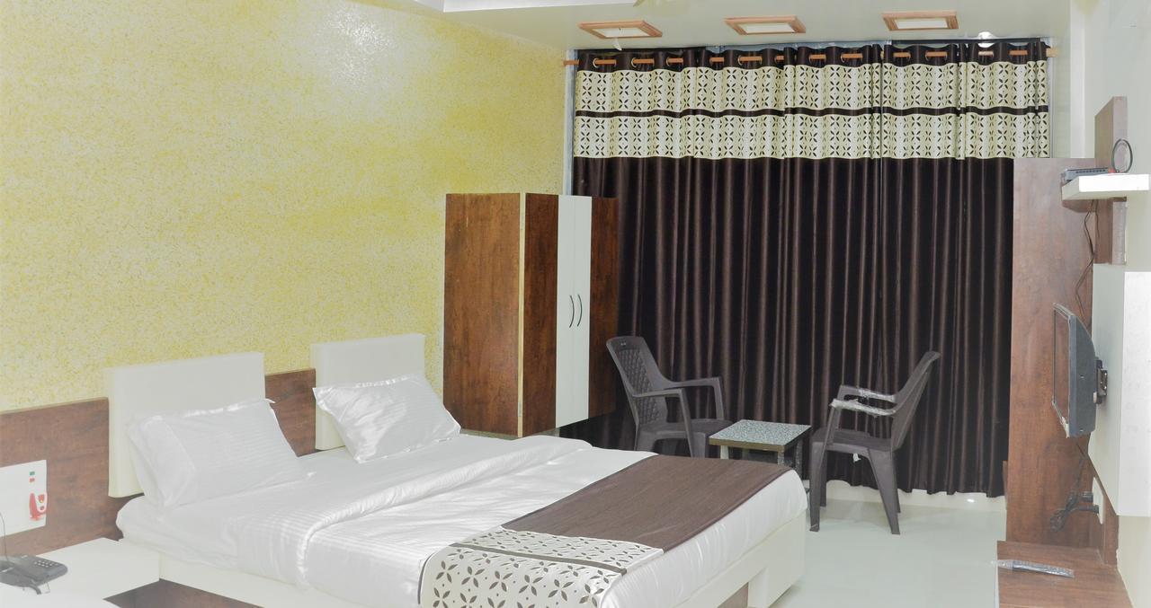Hotel Bansidhar Somnāth Esterno foto