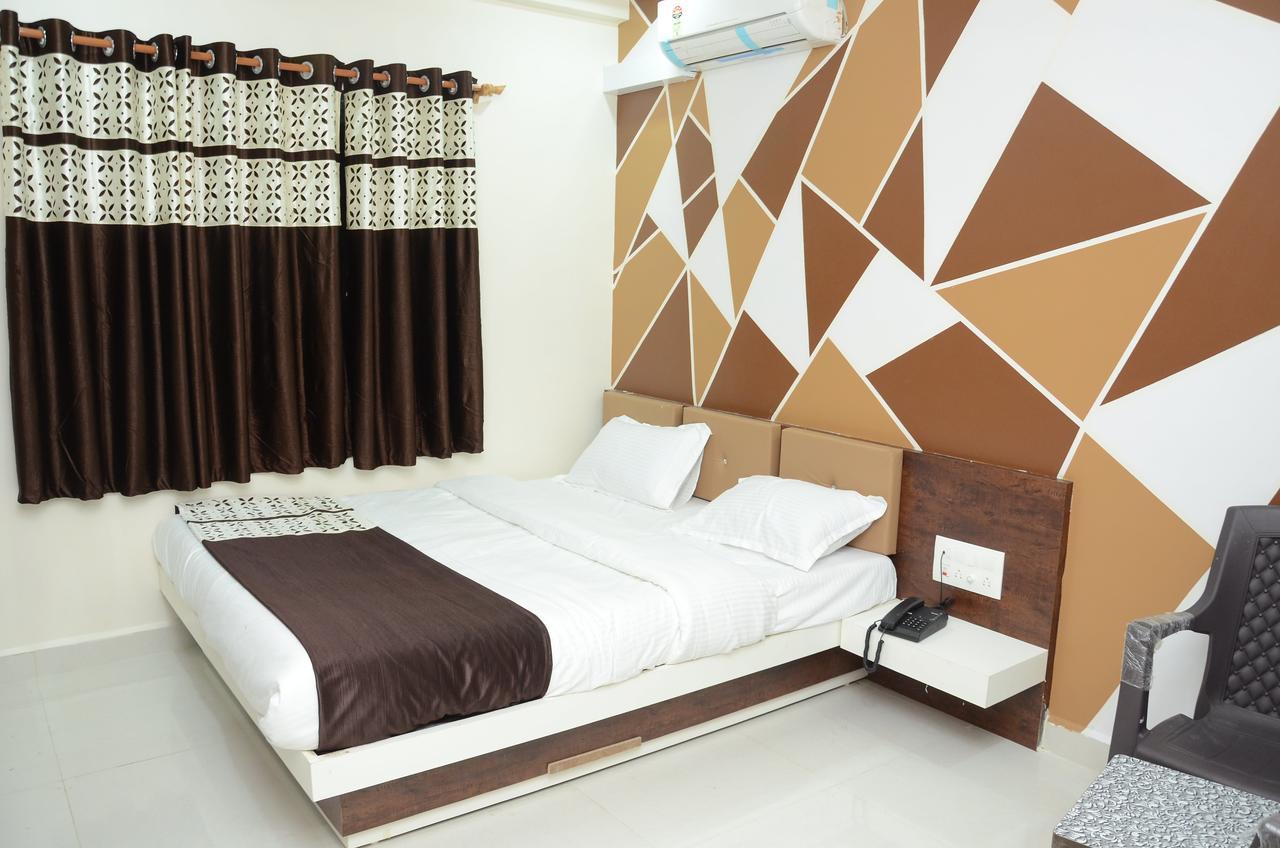Hotel Bansidhar Somnāth Esterno foto