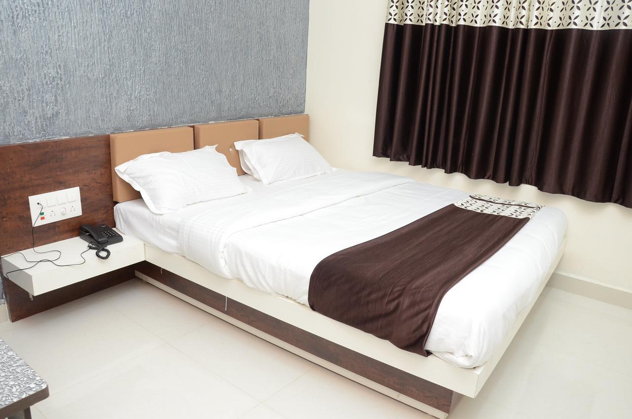 Hotel Bansidhar Somnāth Esterno foto