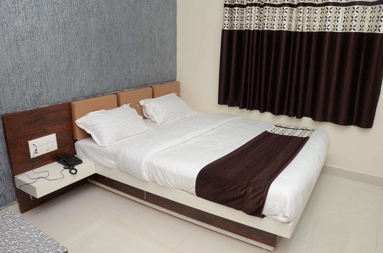 Hotel Bansidhar Somnāth Esterno foto
