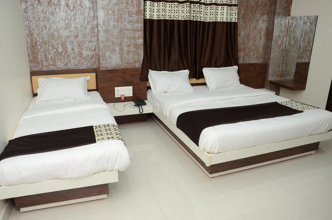 Hotel Bansidhar Somnāth Esterno foto