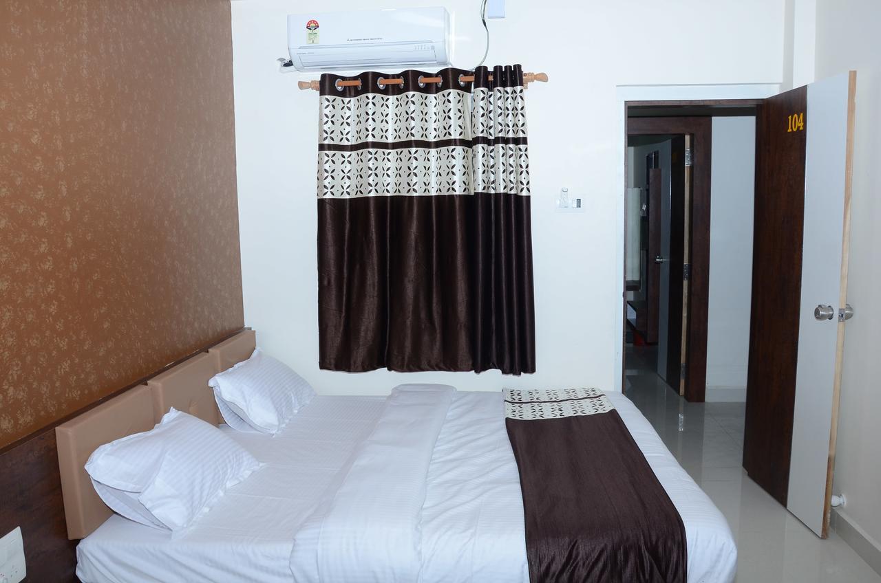 Hotel Bansidhar Somnāth Esterno foto